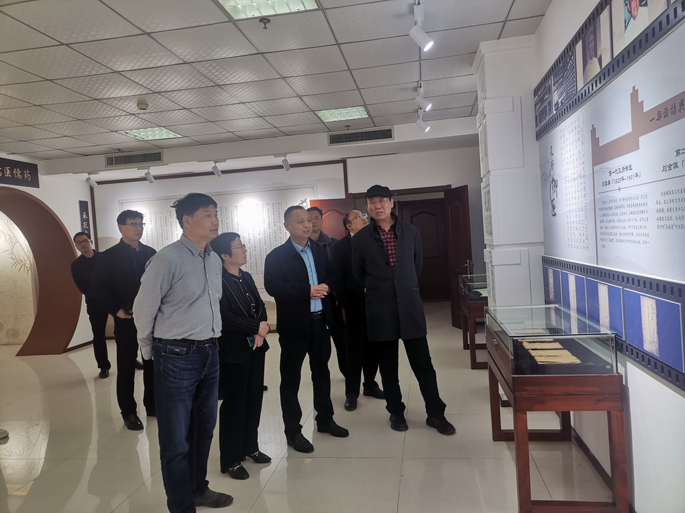 中國中醫(yī)藥雜志社、信息學會領導蒞臨孔府制藥考察指導